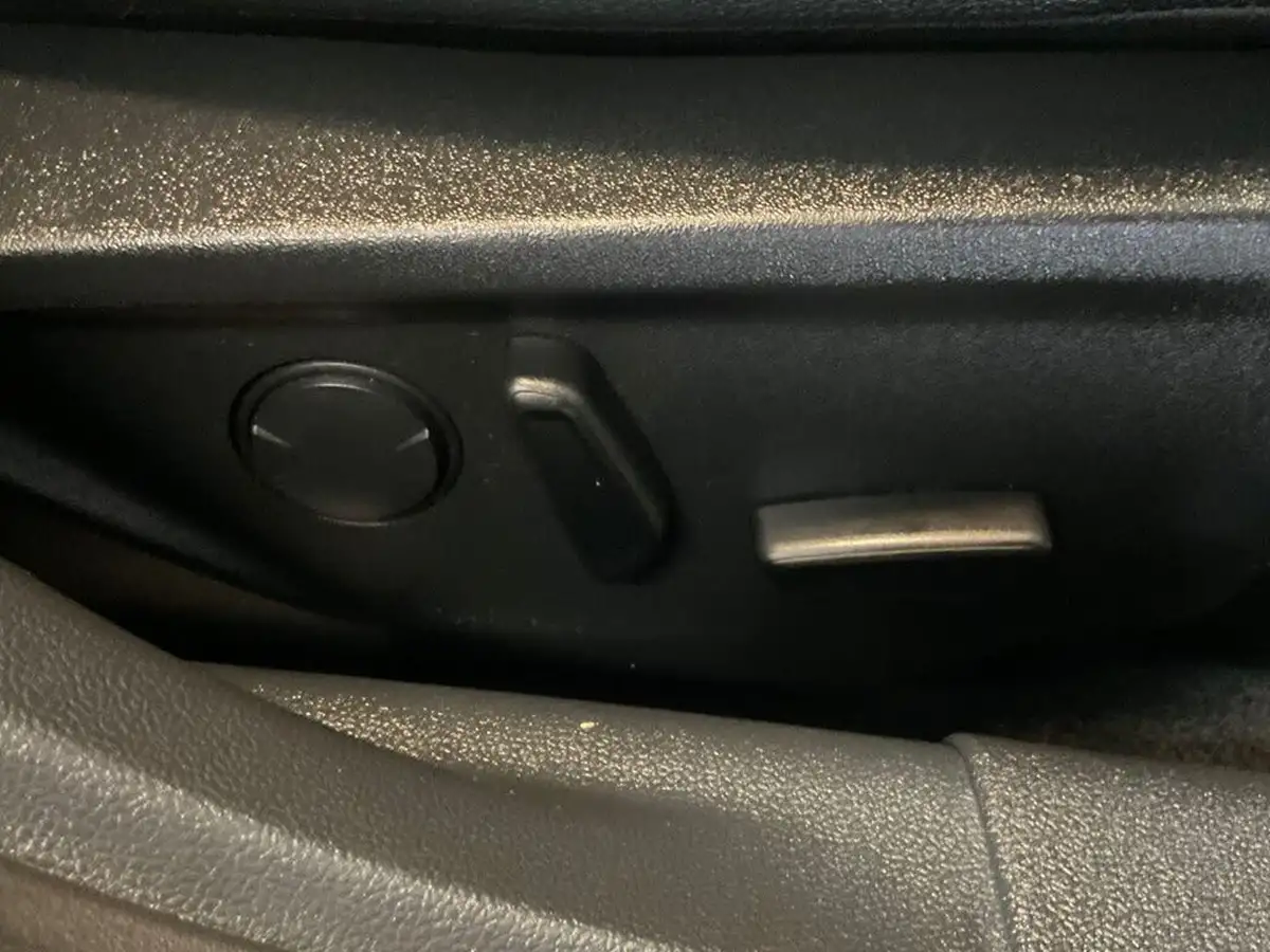 2019-ford-focus-15t-st-line-x-182ps-hatchback-big-31