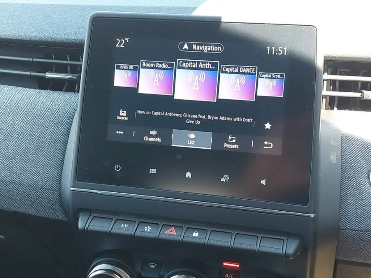 2023-renault-clio-16-techno-big-15
