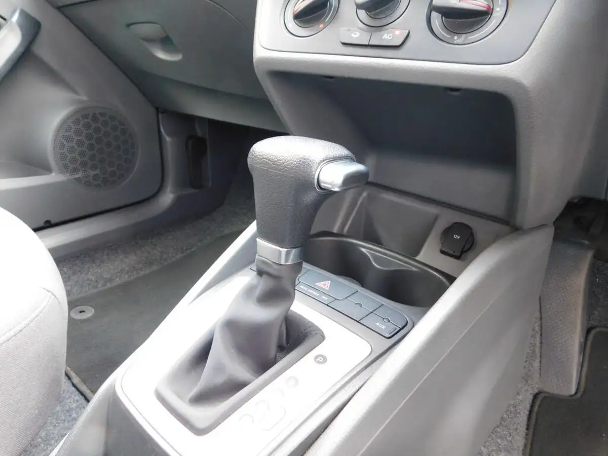 2010-seat-ibiza-16-se-105ps-1598cc-big-2