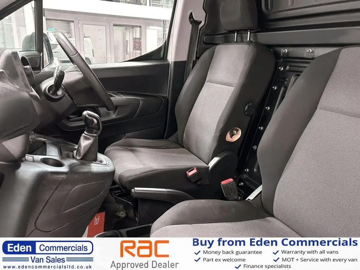 2020-vauxhall-combo-15cdti-sportive-2300-100pseu6dt-l1h1-panel-big-12