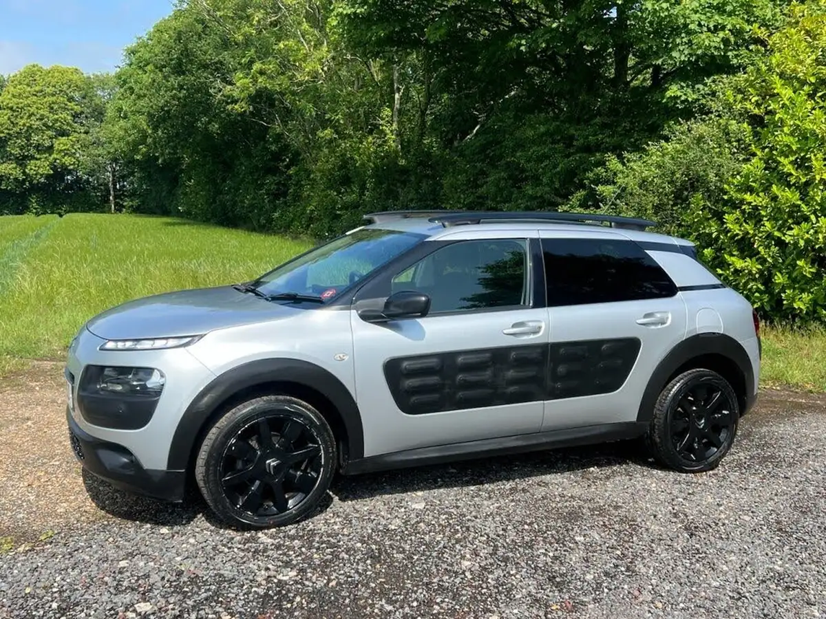 2016-citroen-c4-cactus-12-puretech-flair-110ps-ss-big-17