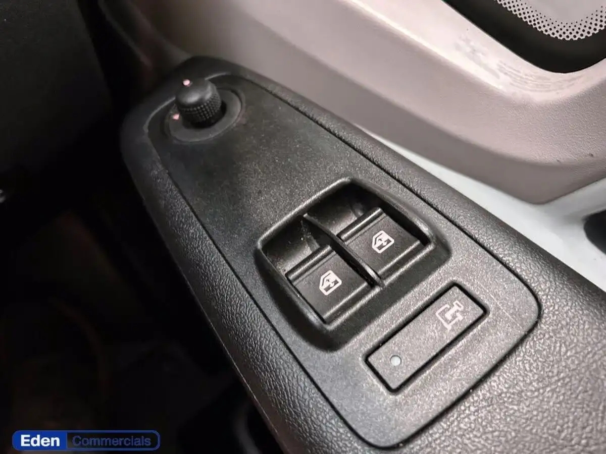 2022-citroen-relay-22bluehdi-35-l3h2-enterprise-panel-big-16