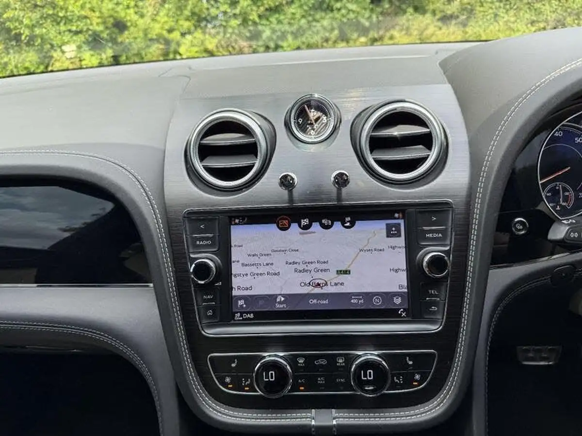 2018-bentley-bentayga-40-v8-big-19