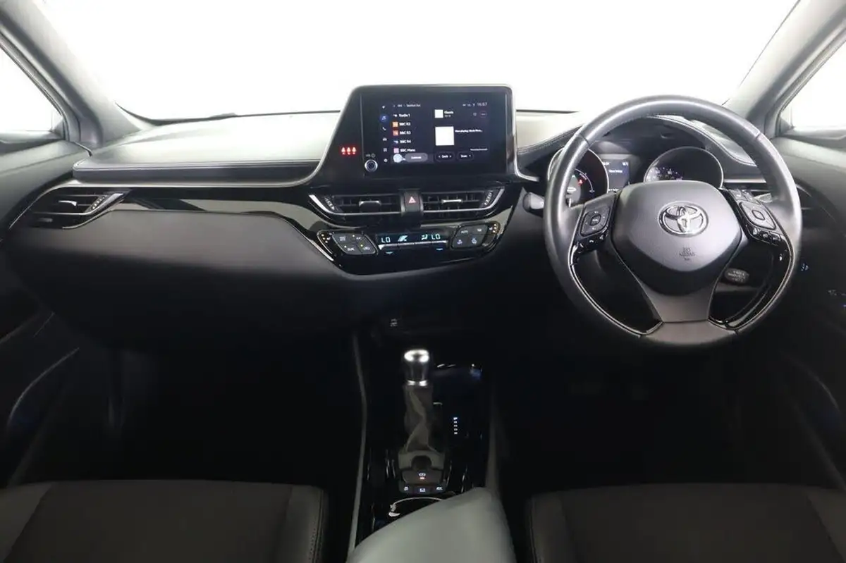 2022-toyota-c-hr-18-vvt-i-design-big-9