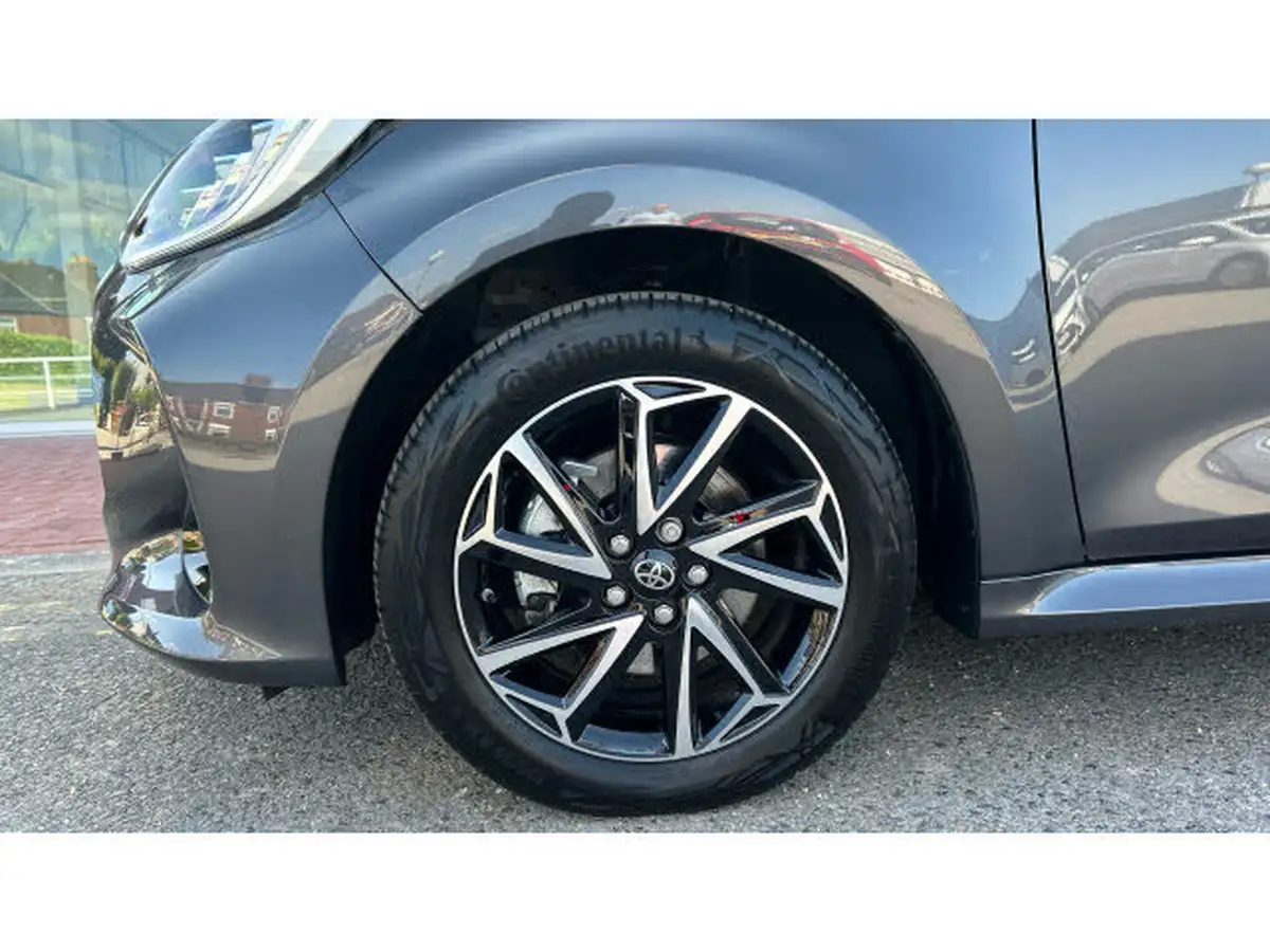 2023-toyota-yaris-15-vvt-i-design-big-17