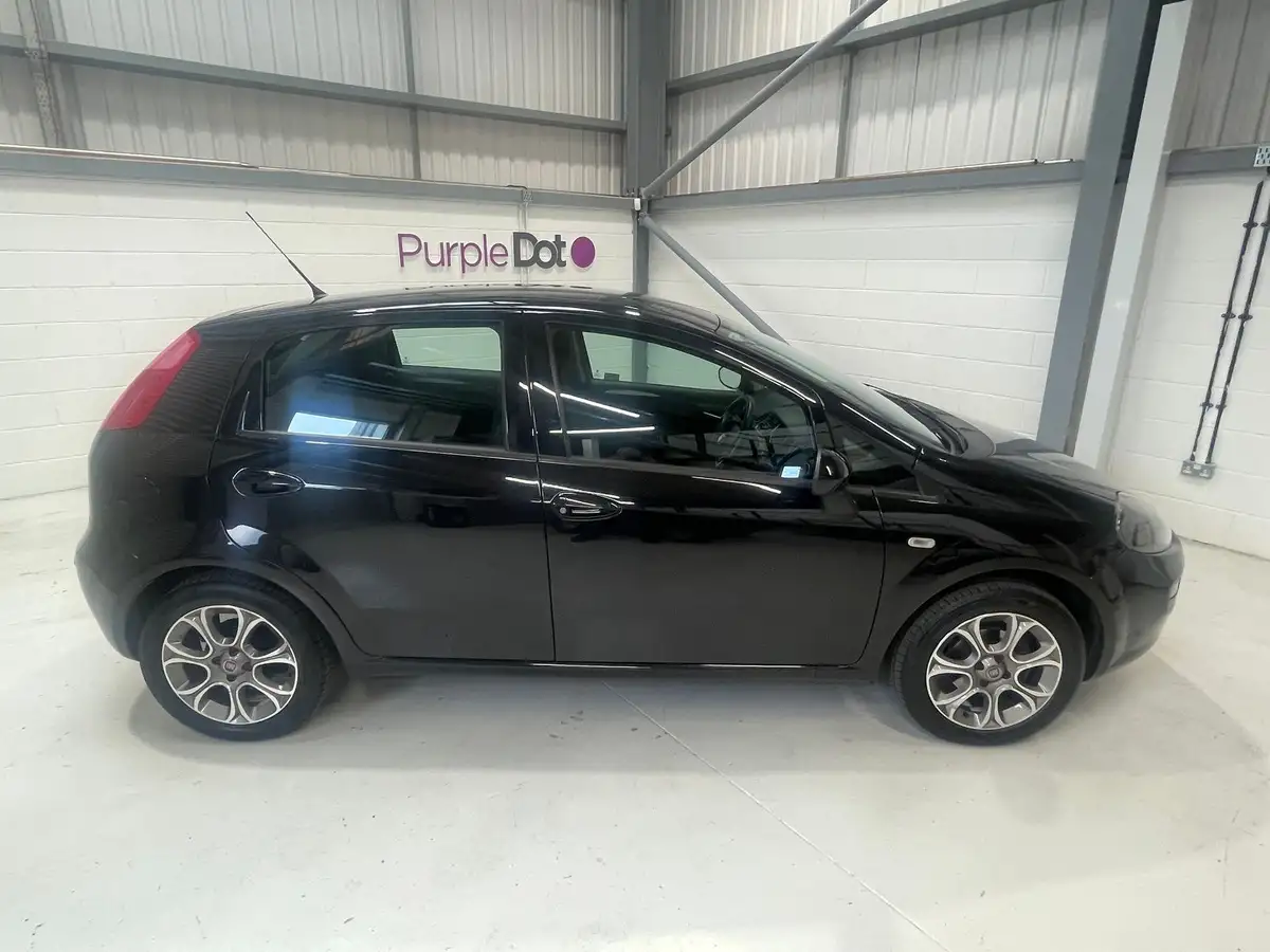 2015-fiat-punto-12-easy-5d-big-2