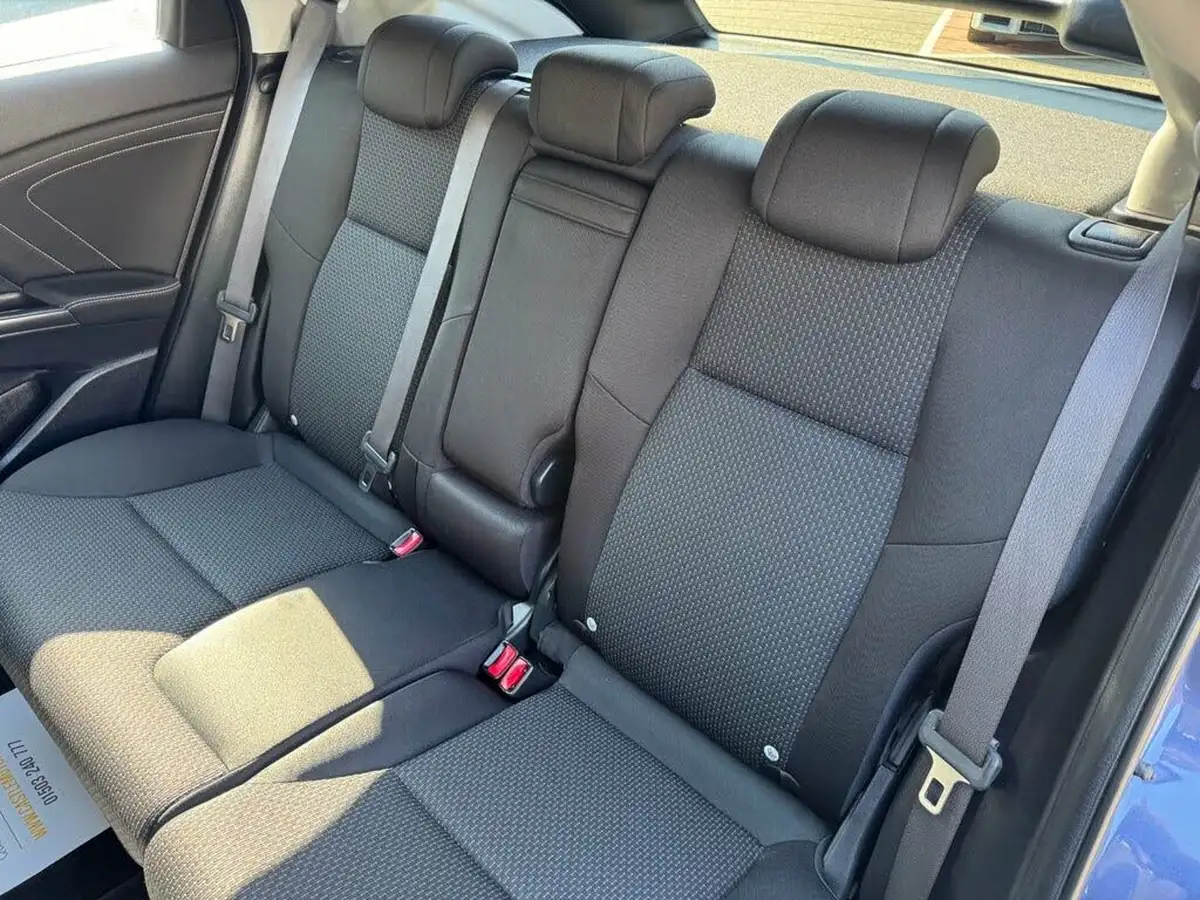 2015-honda-civic-18-se-plus-honda-connect-with-navi-hatchback-big-19
