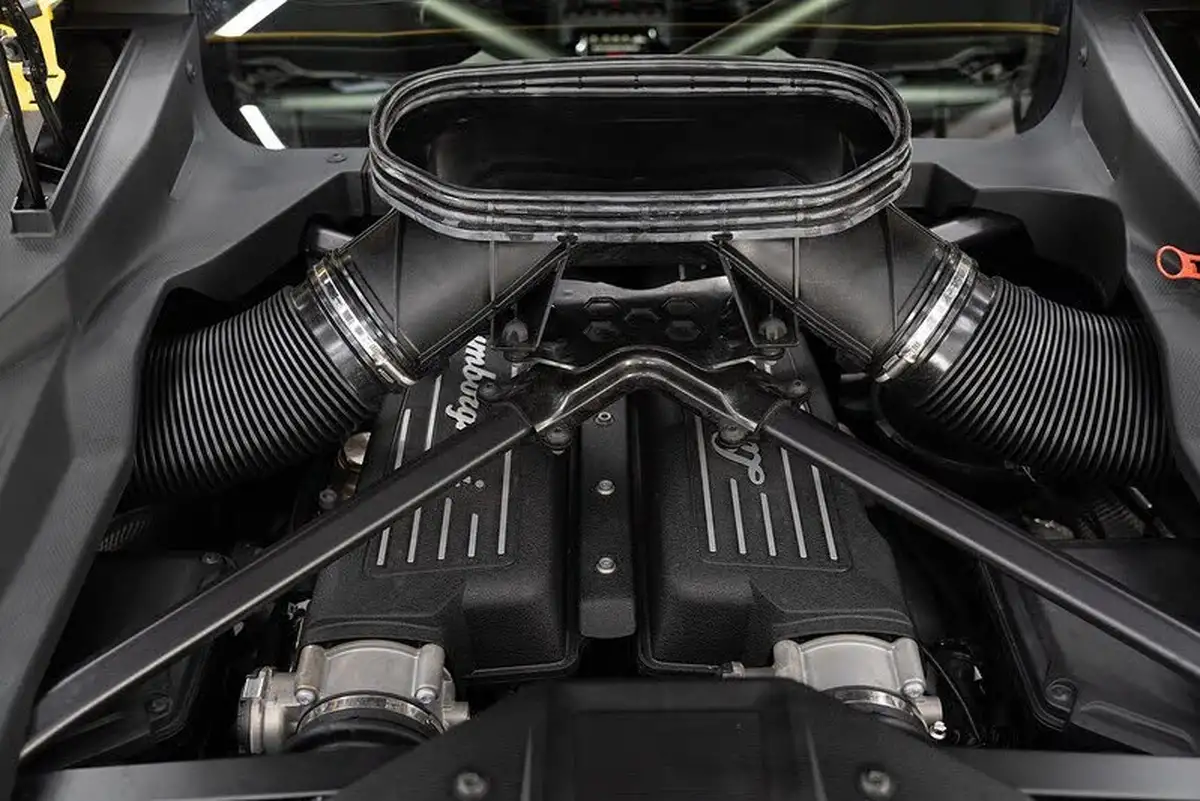 2024-lamborghini-huracan-big-36