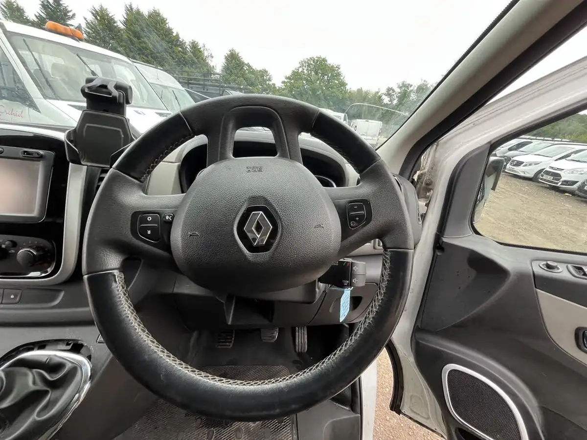 2018-renault-trafic-16dci-sl27-125-sport-nav-energy-125-e6-panel-van-big-10