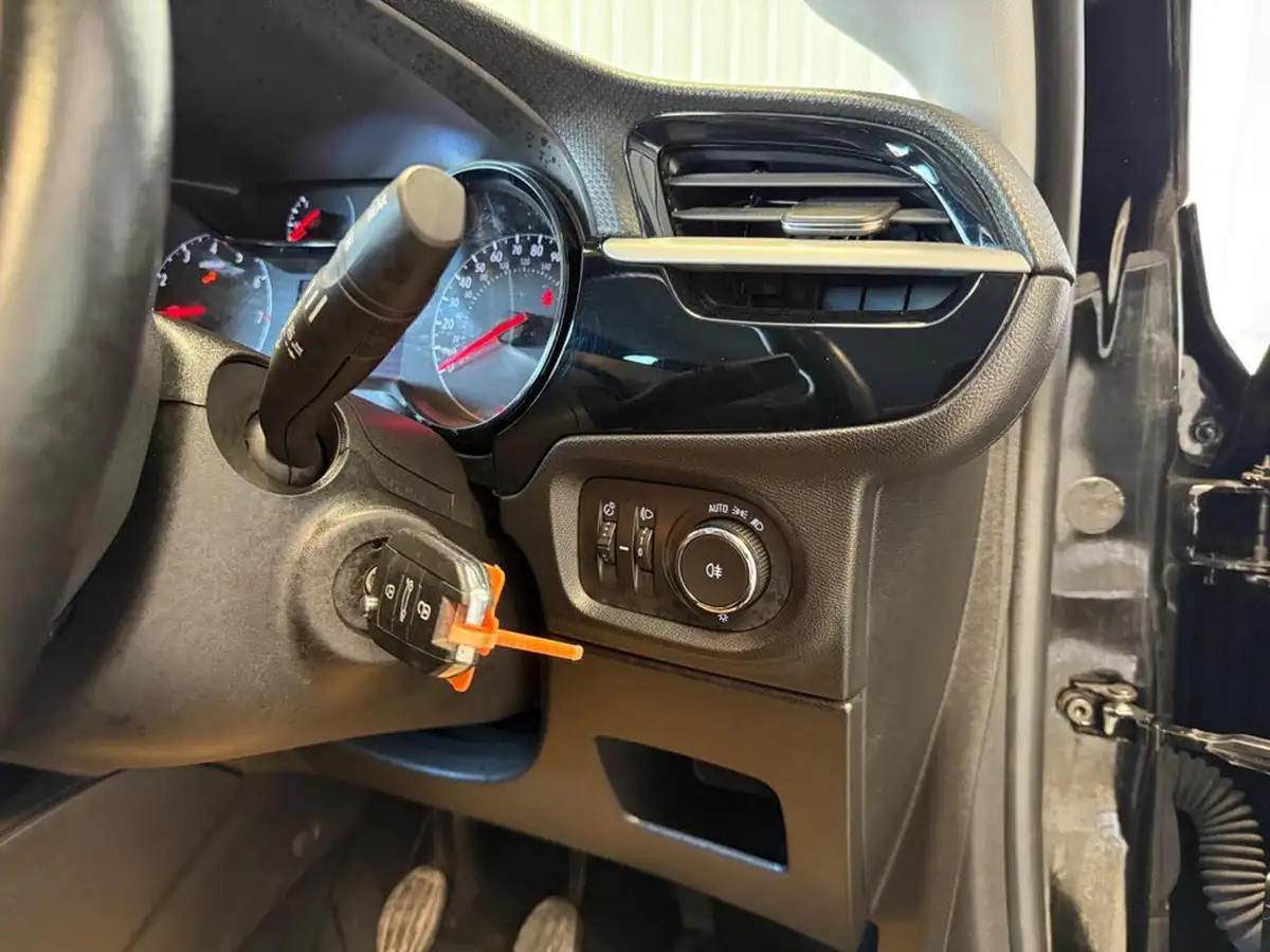 2020-vauxhall-corsa-12i-se-premium-big-24