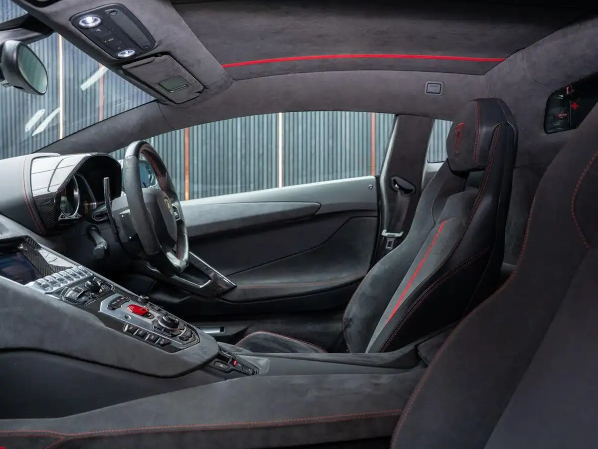 2016-lamborghini-aventador-65-lp-750-4-superveloce-coupe-big-53