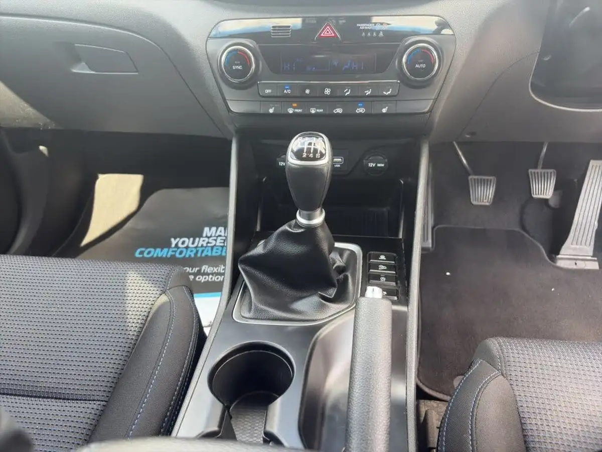 2018-hyundai-tucson-17crdi-blue-drive-se-nav-116ps-big-10