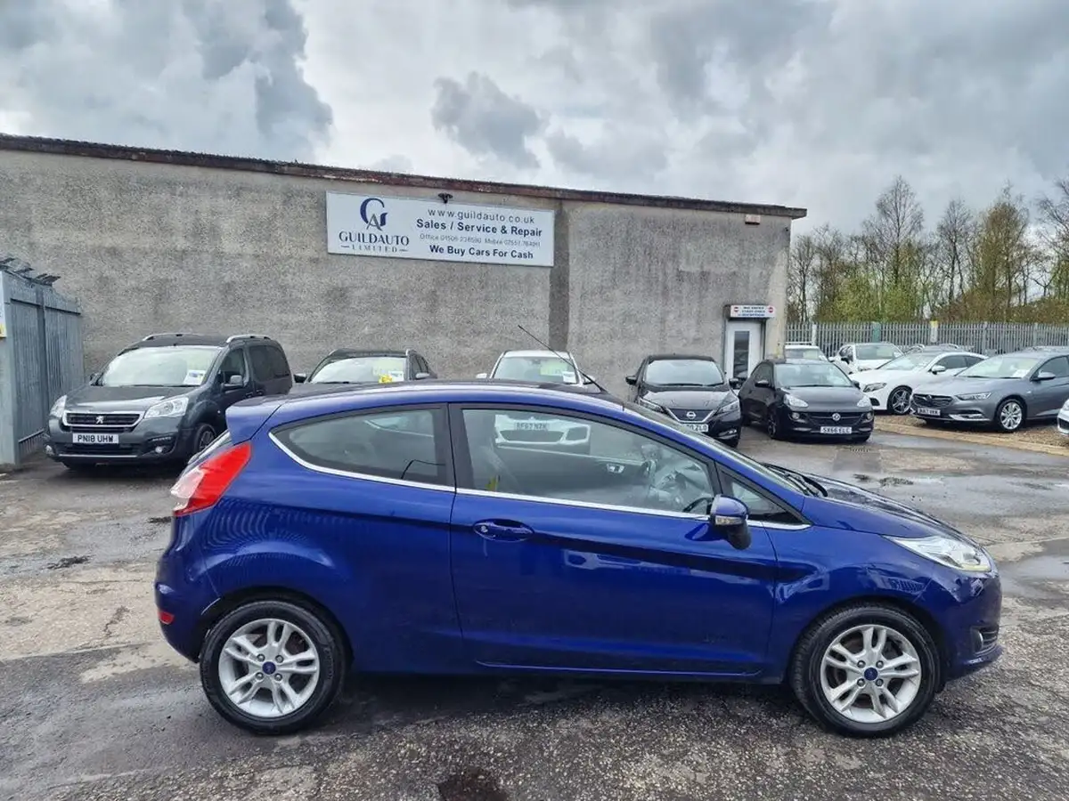 2016-ford-fiesta-125-zetec-3d-big-9