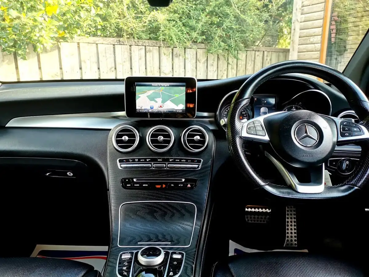 2017-mercedes-benz-glc-class-21d-glc220d-amg-line-ss-station-wagon-5d-big-9