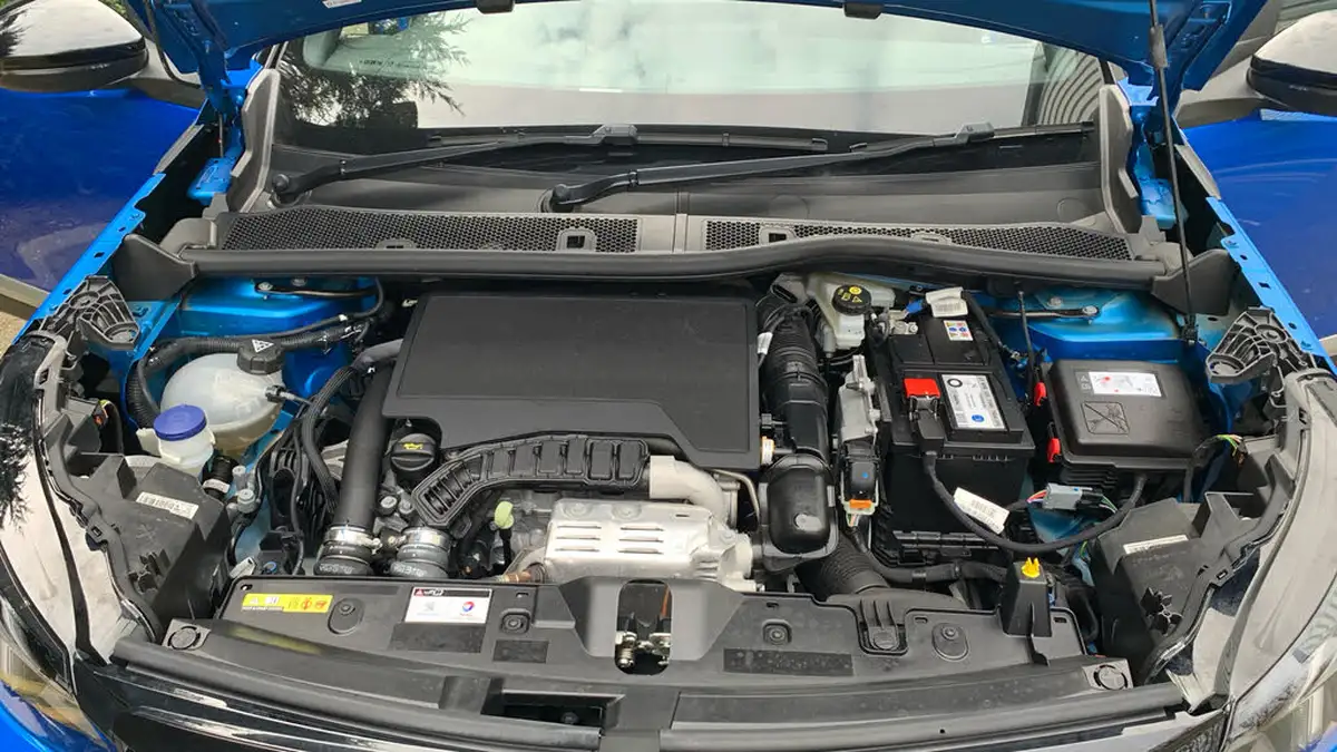 2022-peugeot-2008-suv-12-puretech-gt-premium-130bhp-big-17