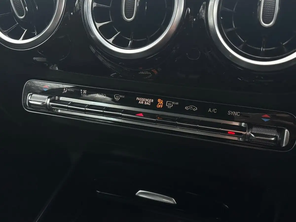 2022-mercedes-benz-gla-class-13-gla-180-sport-executive-big-13