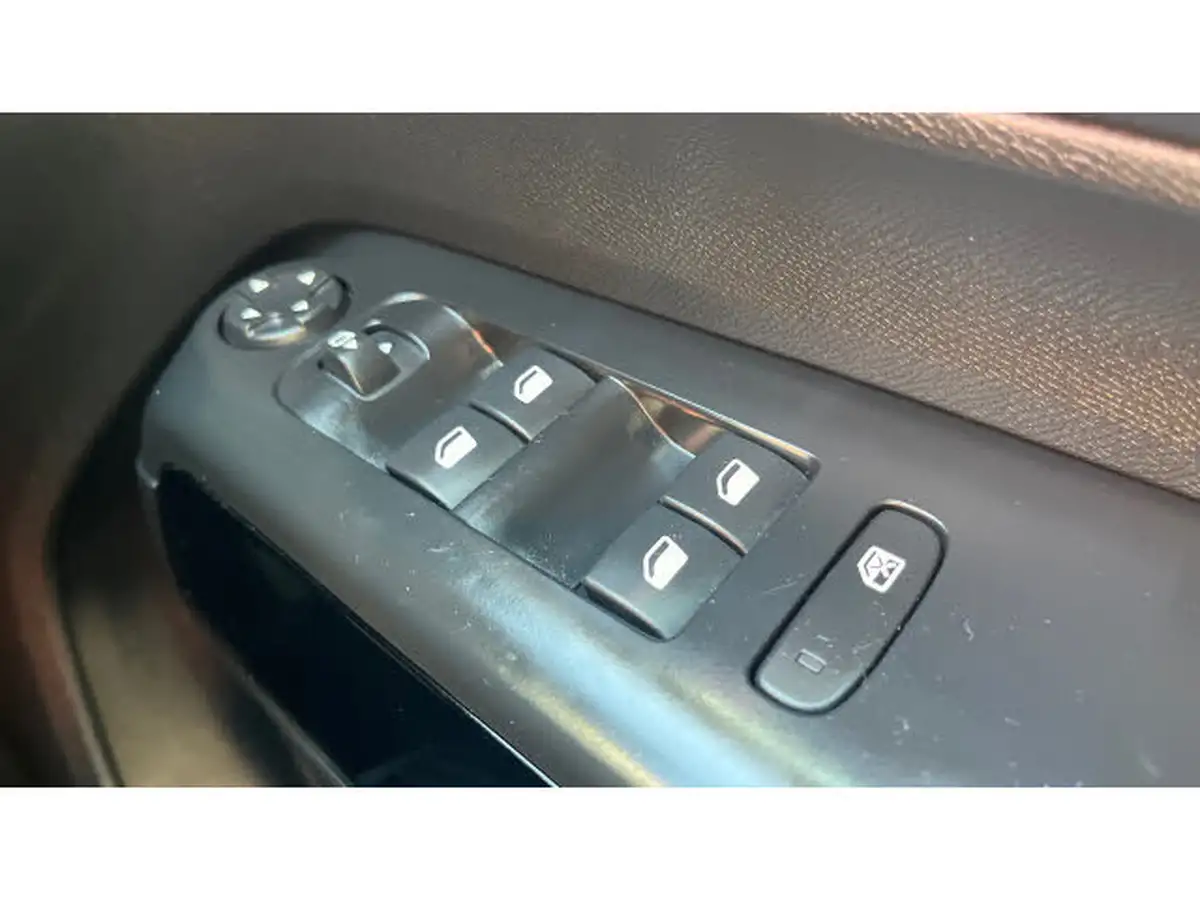 2022-citroen-c5-aircross-15bluehdi-shine-ss-big-22