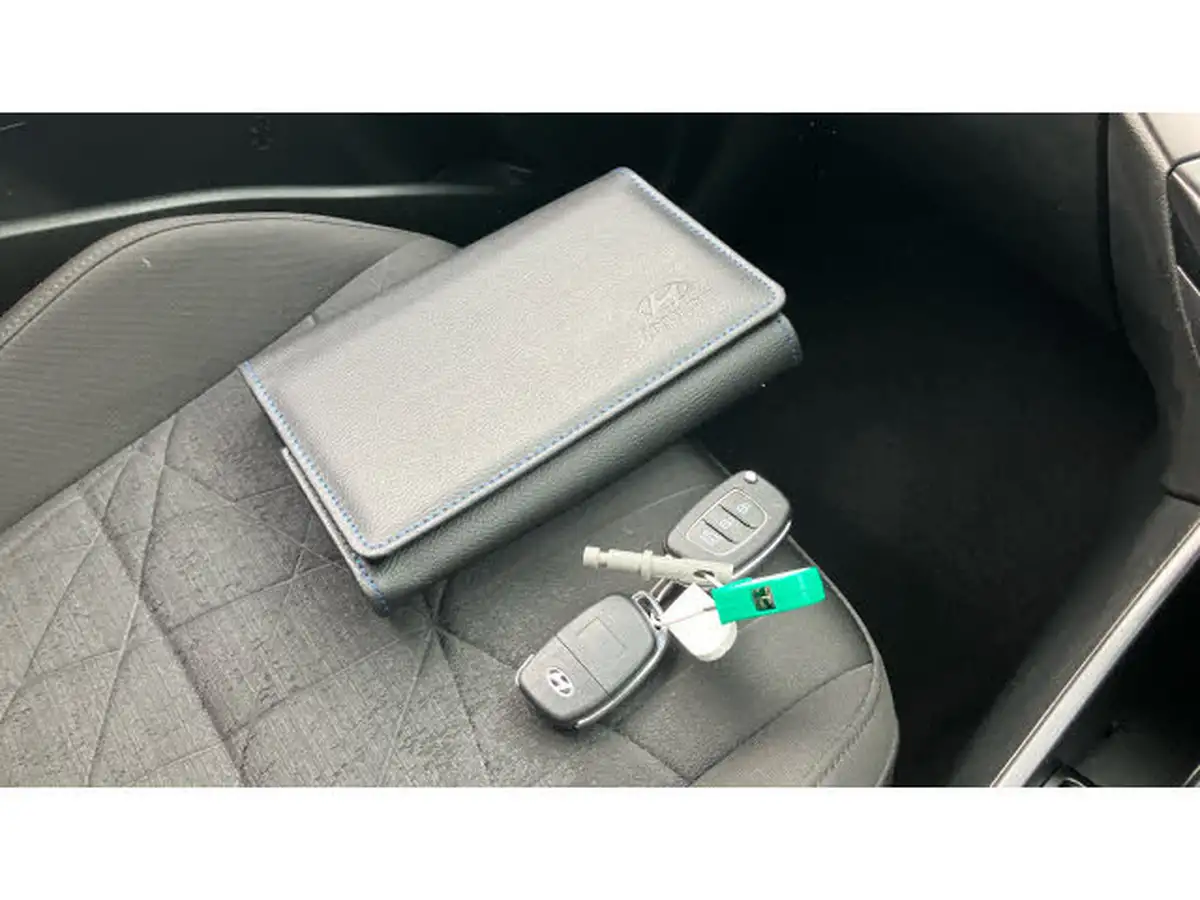 2024-hyundai-bayon-10-t-gdi-premium-100ps-48-volt-mhev-dct-big-18