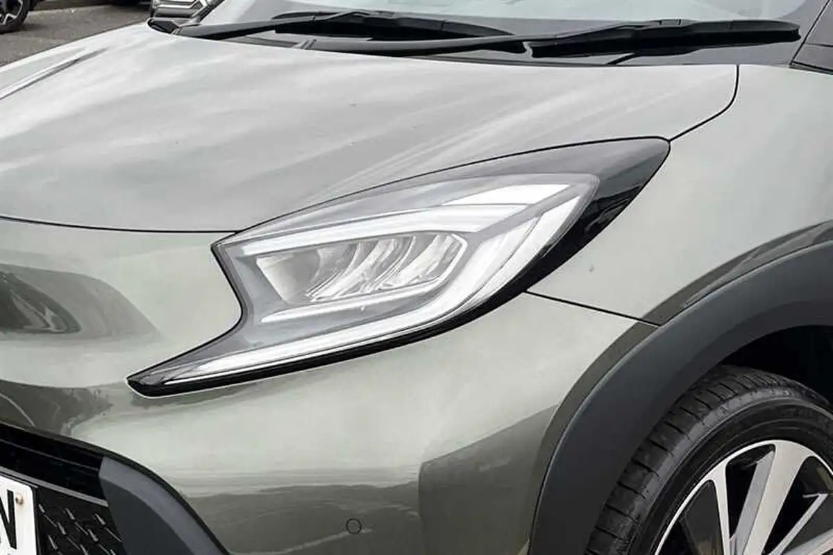 2022-toyota-aygo-x-10-vvt-i-exclusive-big-28