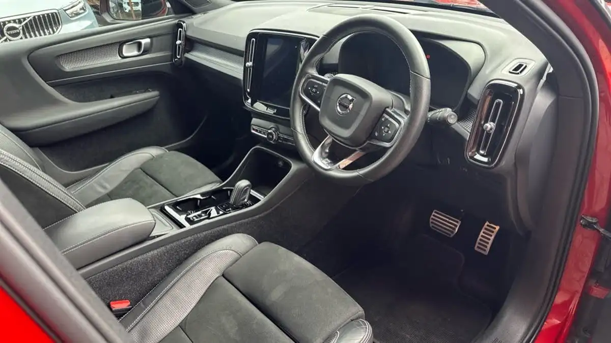 2020-volvo-xc40-15-t3-r-design-geartronic-big-4