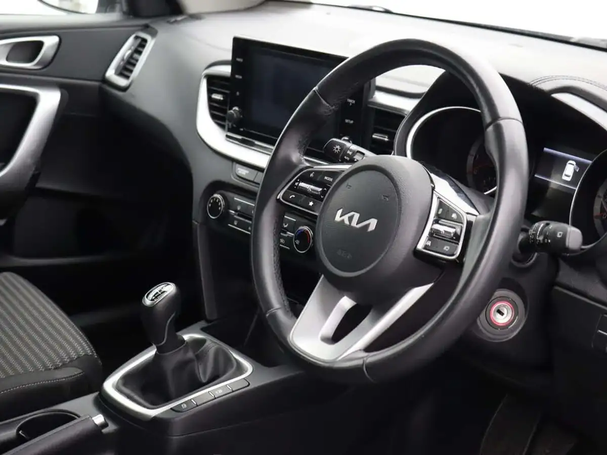 2022-kia-ceed-10-t-gdi-2-sportswagon-big-18