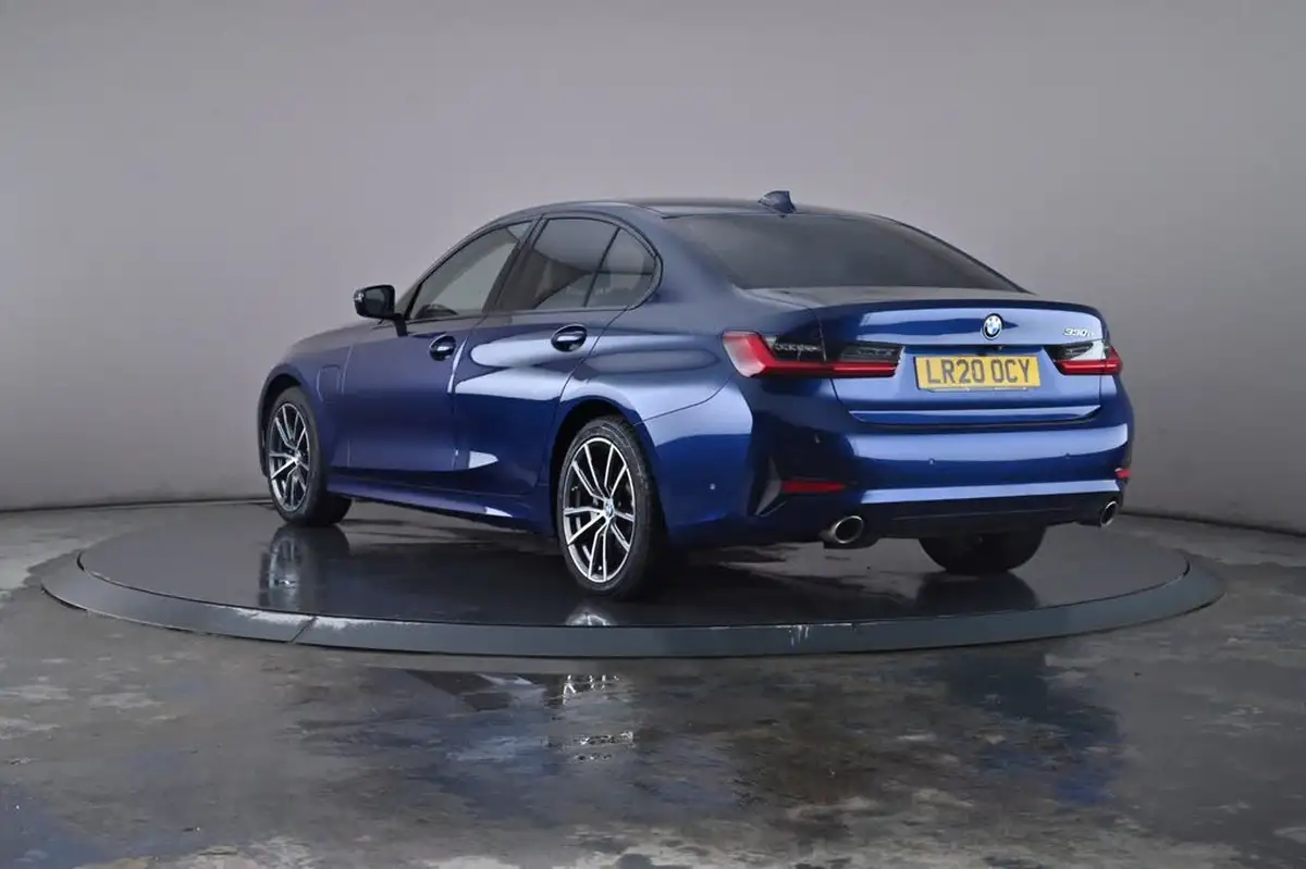 2020-bmw-3-series-20-330e-sport-pro-saloon-4d-big-20