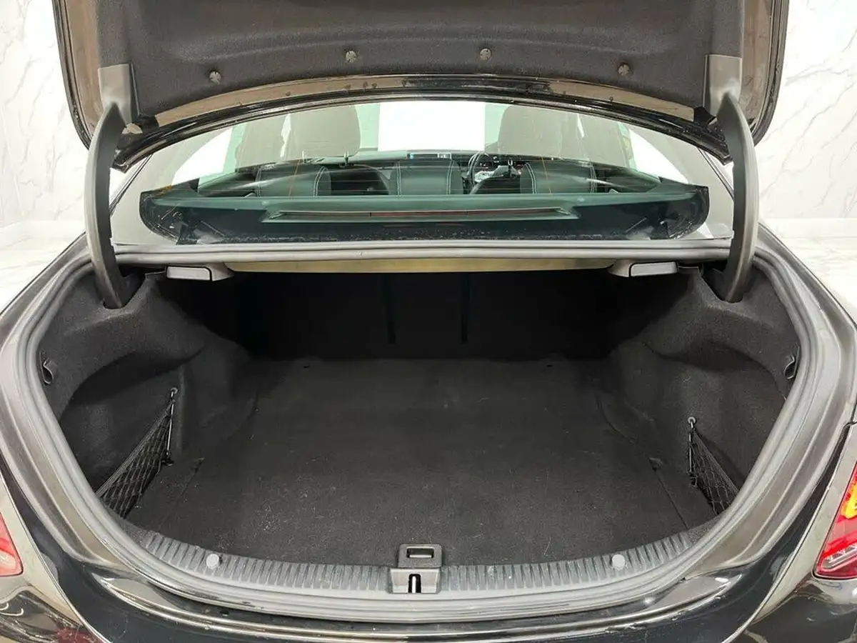 2019-mercedes-benz-c-class-20-c300-amg-line-ss-saloon-4d-big-32