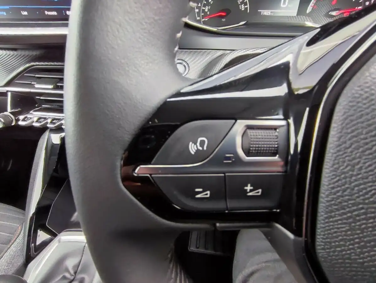 2022-peugeot-2008-suv-12-puretech-active-premium-big-18