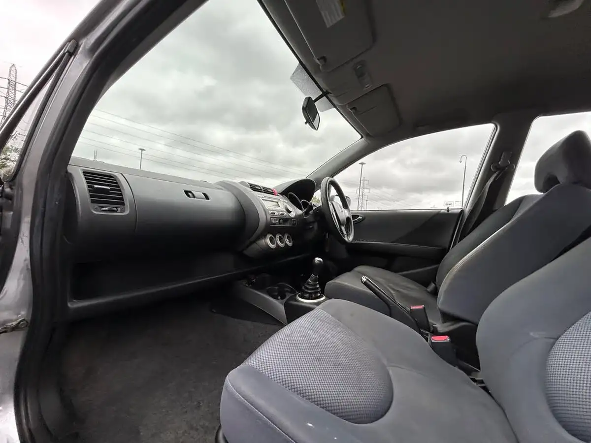2008-honda-jazz-14-se-big-12