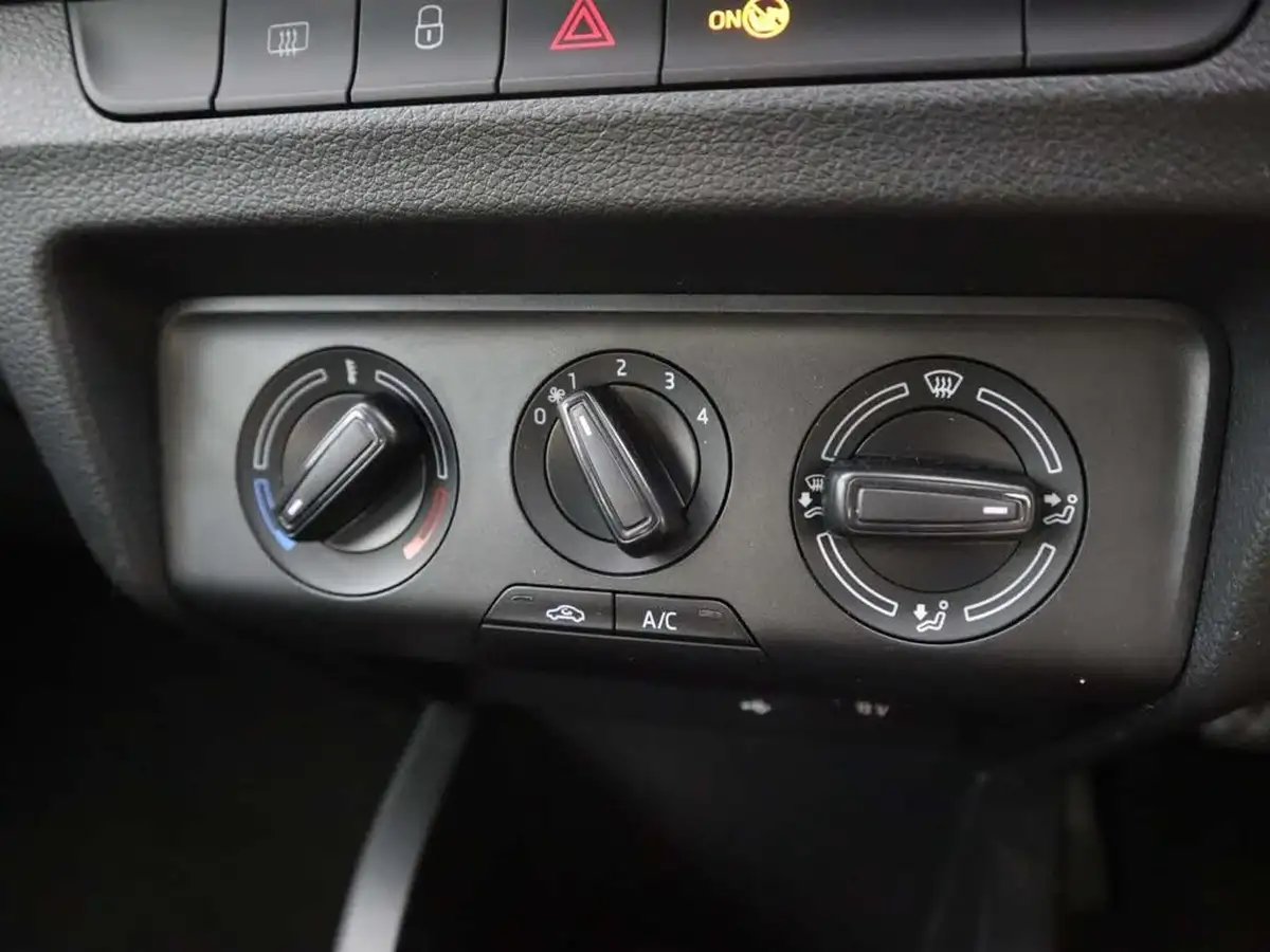 2021-skoda-fabia-10-mpi-se-big-29