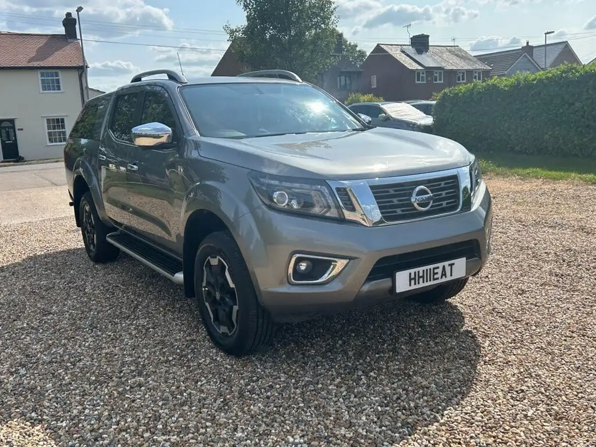 2019-nissan-navara-23dci-tt-tekna-8-navileather-auto-big-5