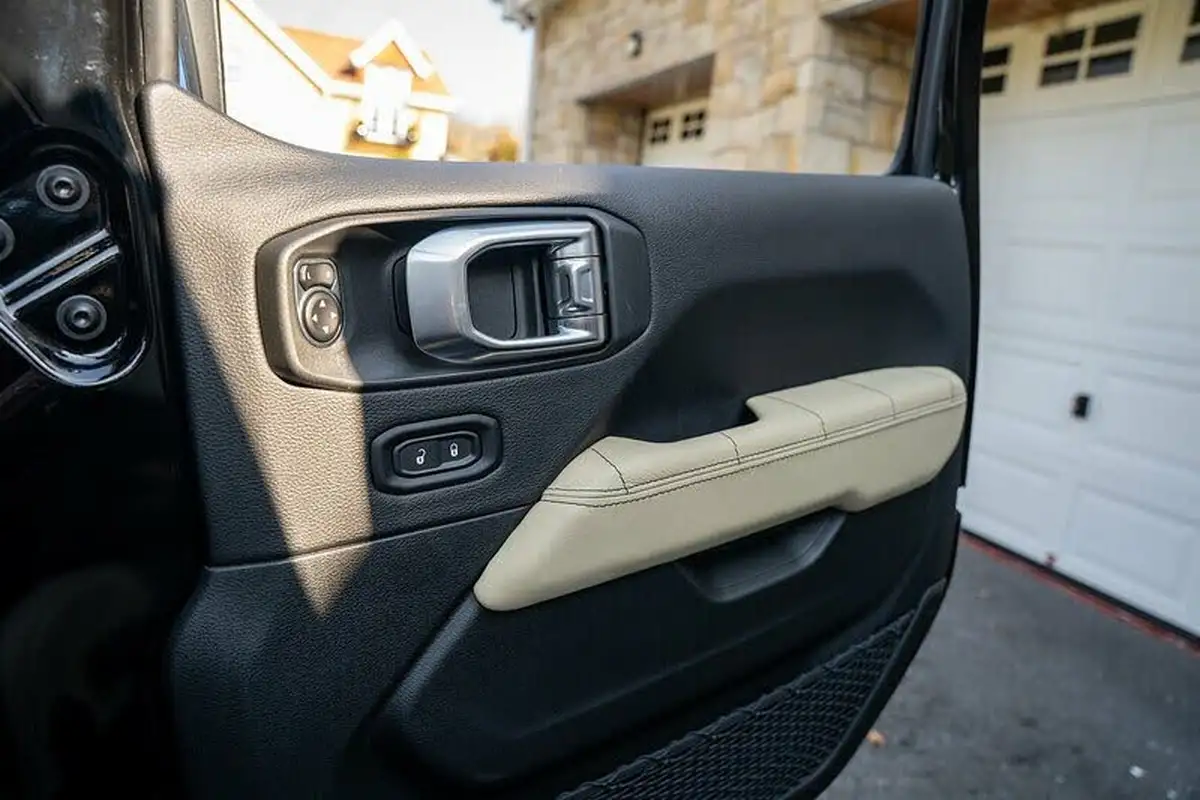 2022-jeep-wrangler-20-gme-sahara-5d-big-49