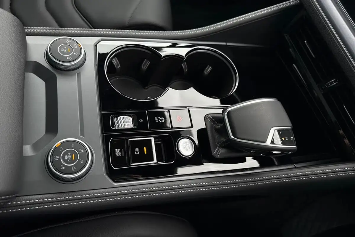 2025-volkswagen-touareg-30tdi-black-edition-286ps-big-22