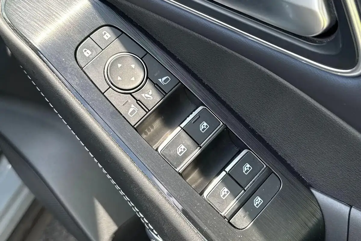 2023-nissan-qashqai-15-tekna-big-26
