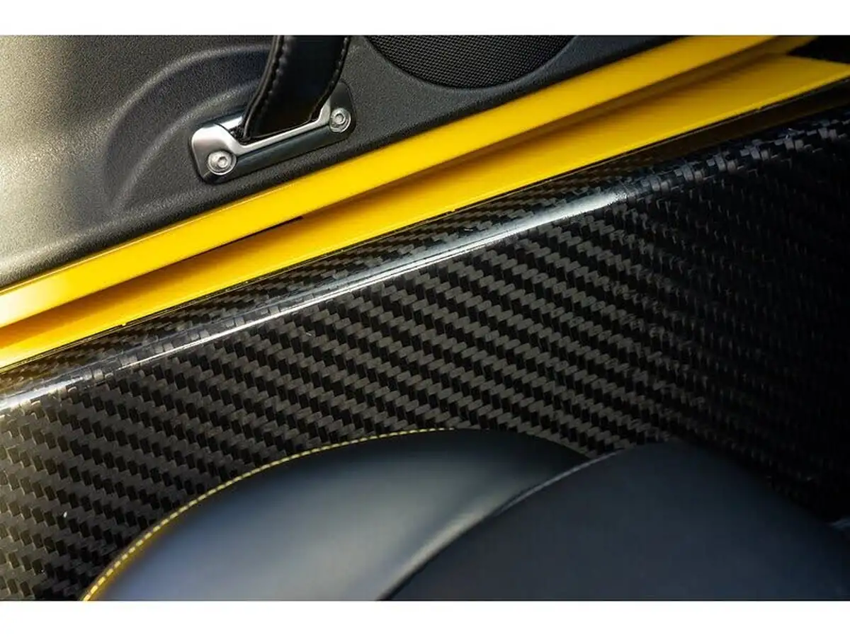 2015-alfa-romeo-4c-18-tbi-spider-big-54