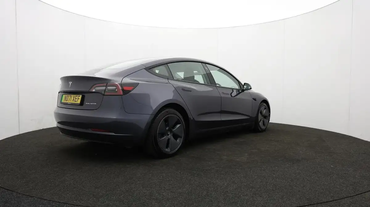 2021-tesla-model-3-e-long-range-awd-big-78