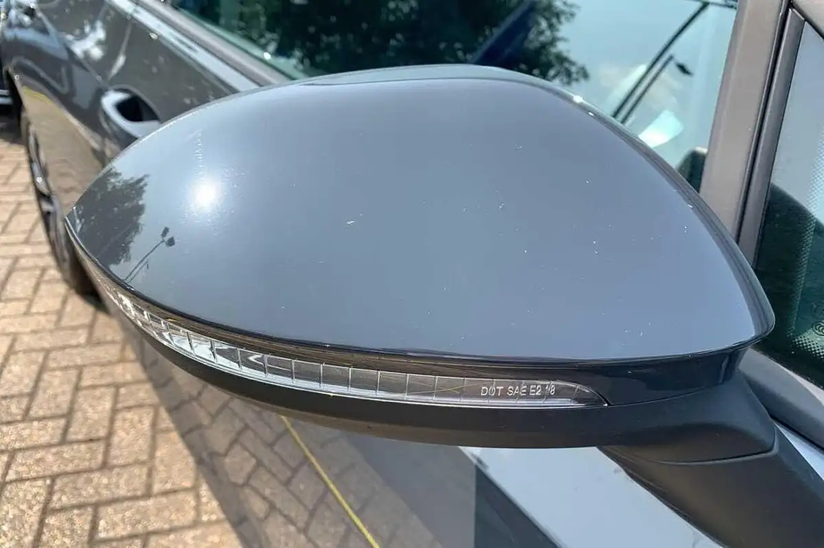 2022-volkswagen-golf-15-tsi-active-150ps-big-19