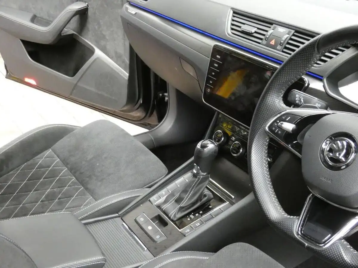 2021-skoda-superb-15-tsi-sportline-plus-estate-big-39