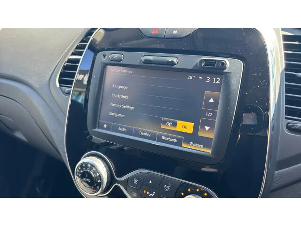 2017-renault-captur-09-tce-dynamique-s-nav-big-32