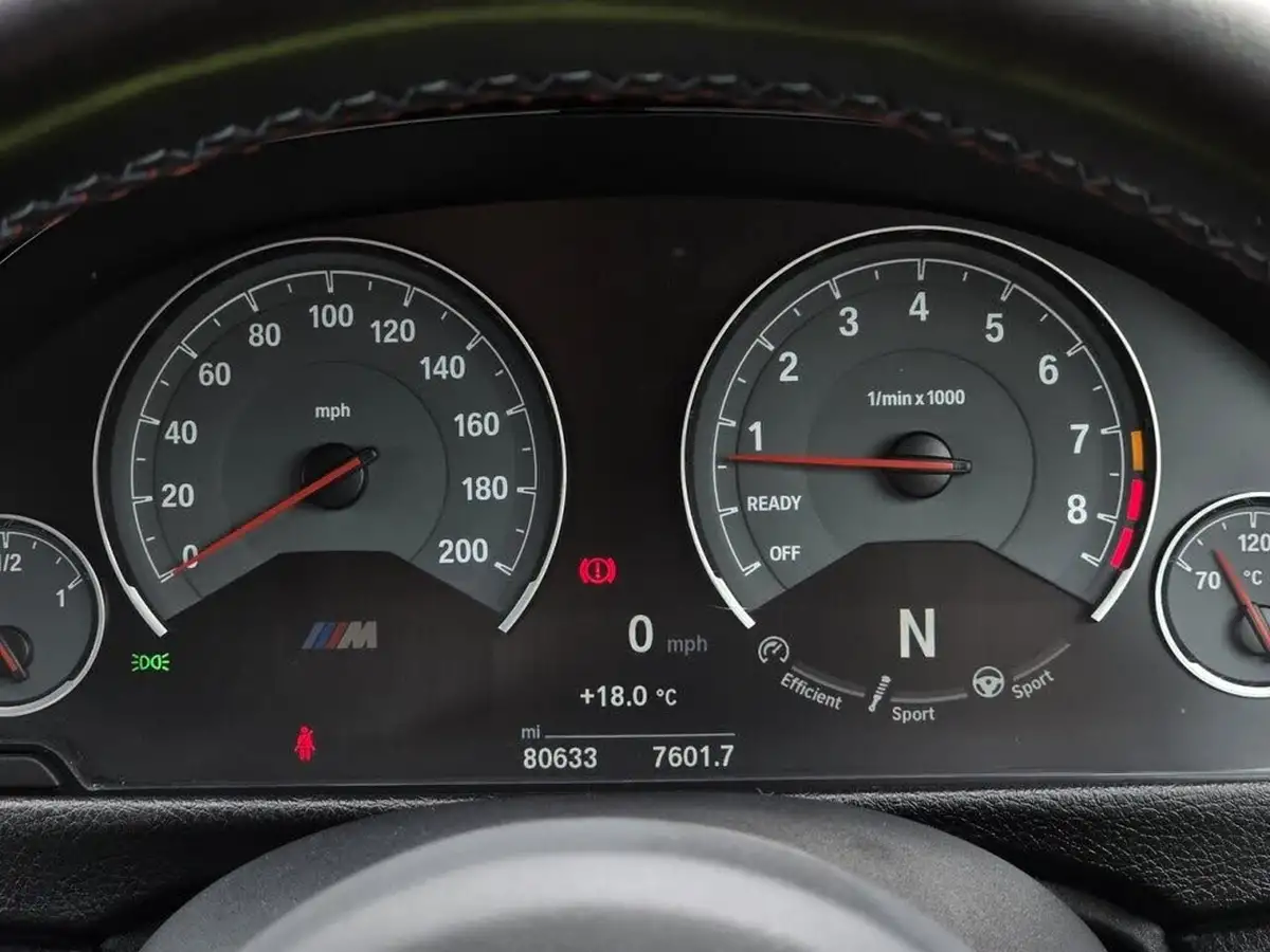 2015-bmw-4-series-30-m4-425bhp-ss-coupe-m-dct-big-11