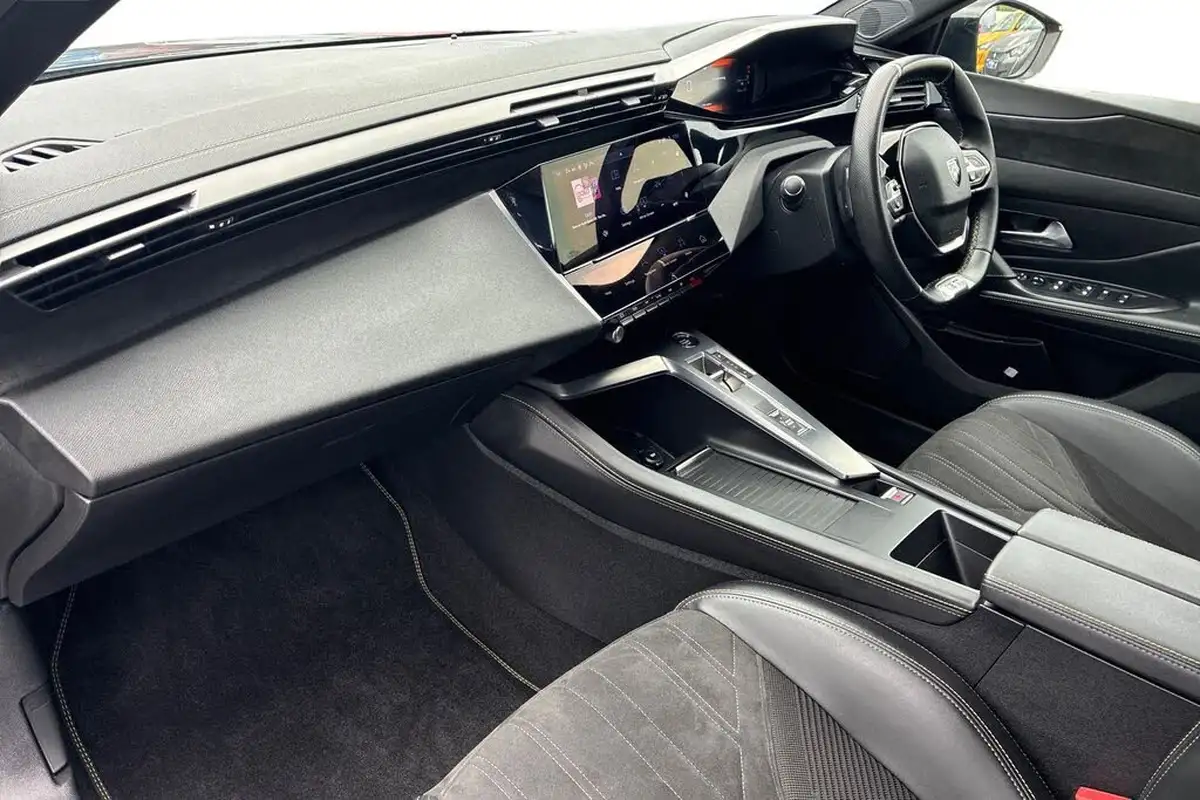 2023-peugeot-308-12-puretech-gt-130ps-ss-eat8-big-14