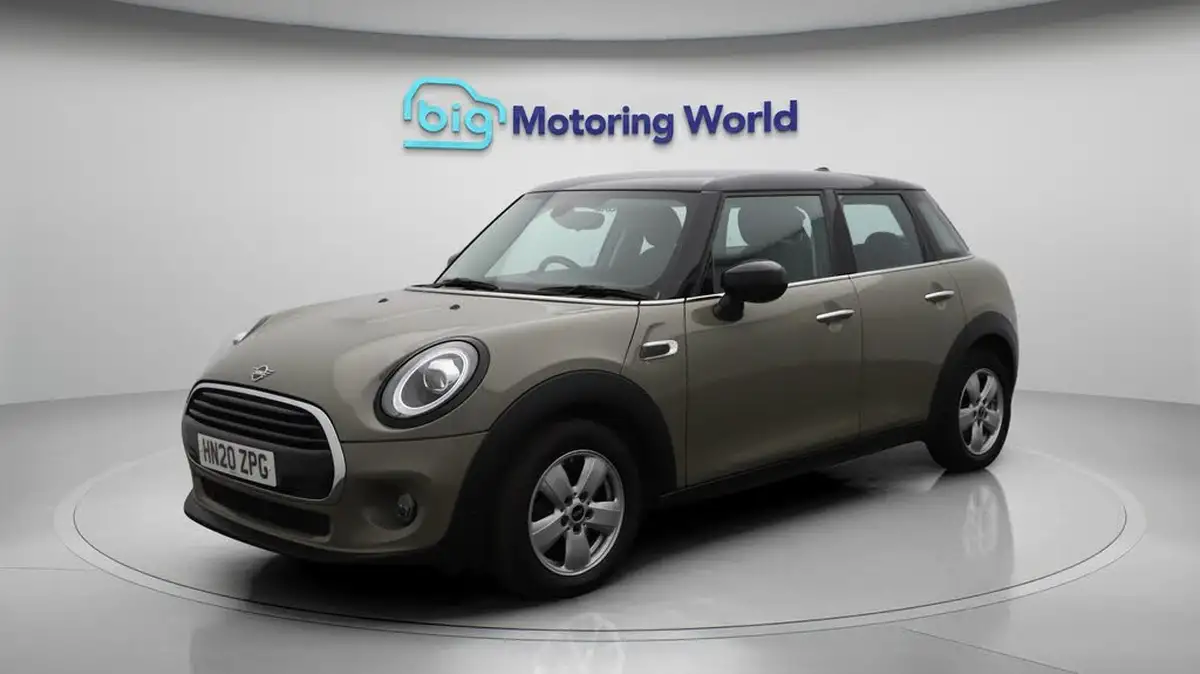 2020-mini-countryman-15-cooper-classic-big-3