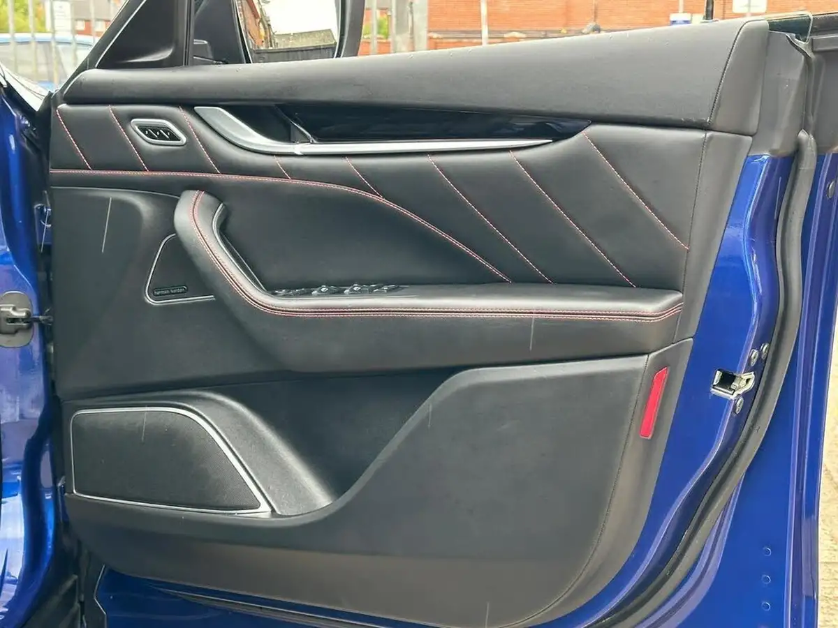 2019-maserati-levante-30-gransport-nerissimo-pack-ss-big-31