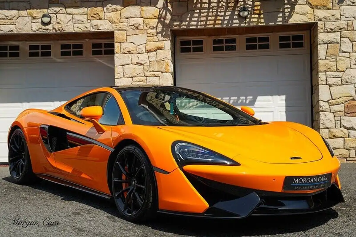 2020-mclaren-570gt-38-big-0