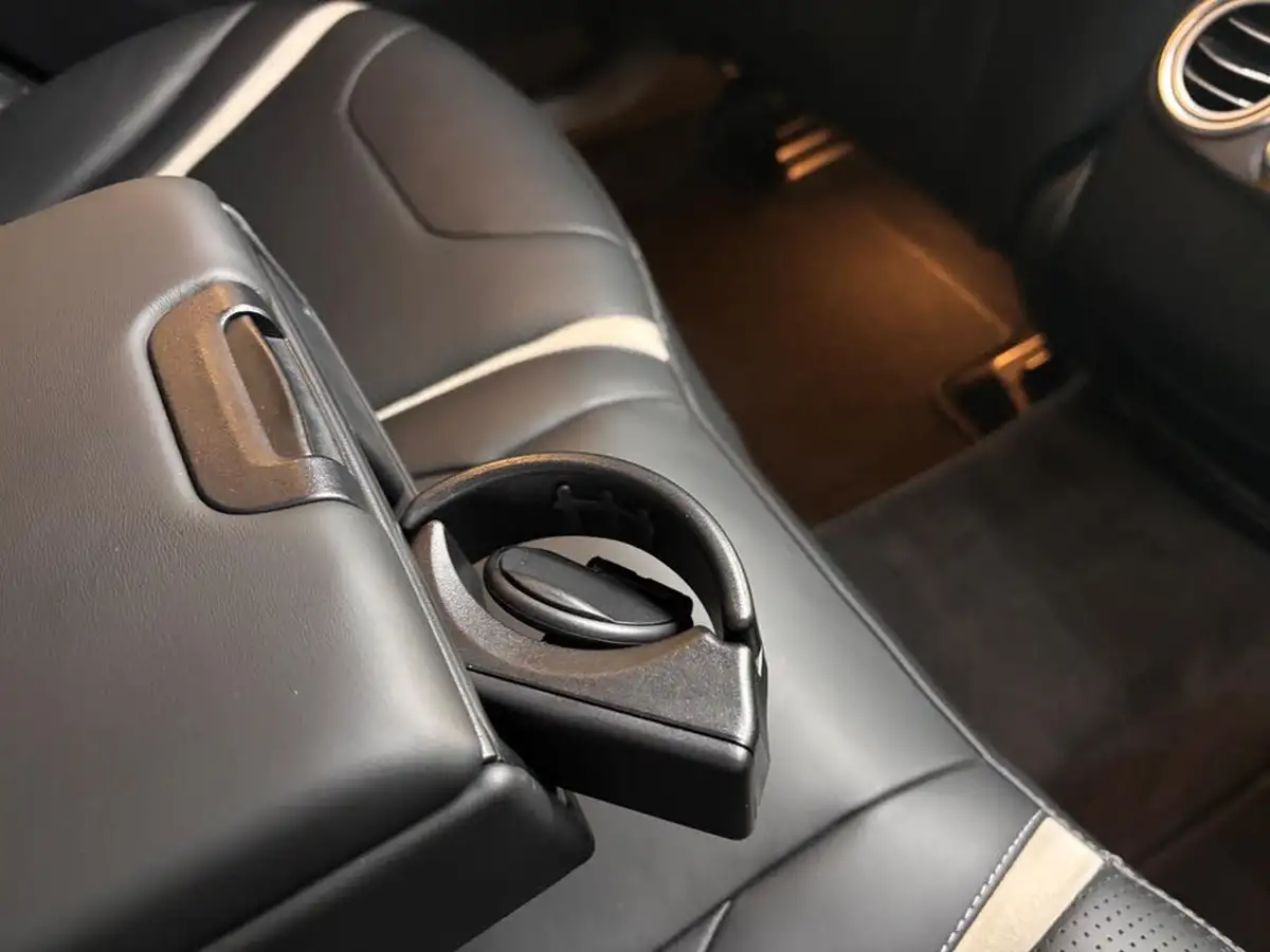 2018-mercedes-benz-glc-class-40-glc-amg-63-s-510ps-premiumss-coupe-4d-big-30