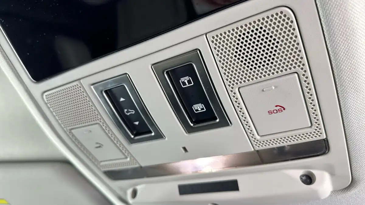 2024-land-rover-110-defender-30-d300-x-dynamic-hse-big-26