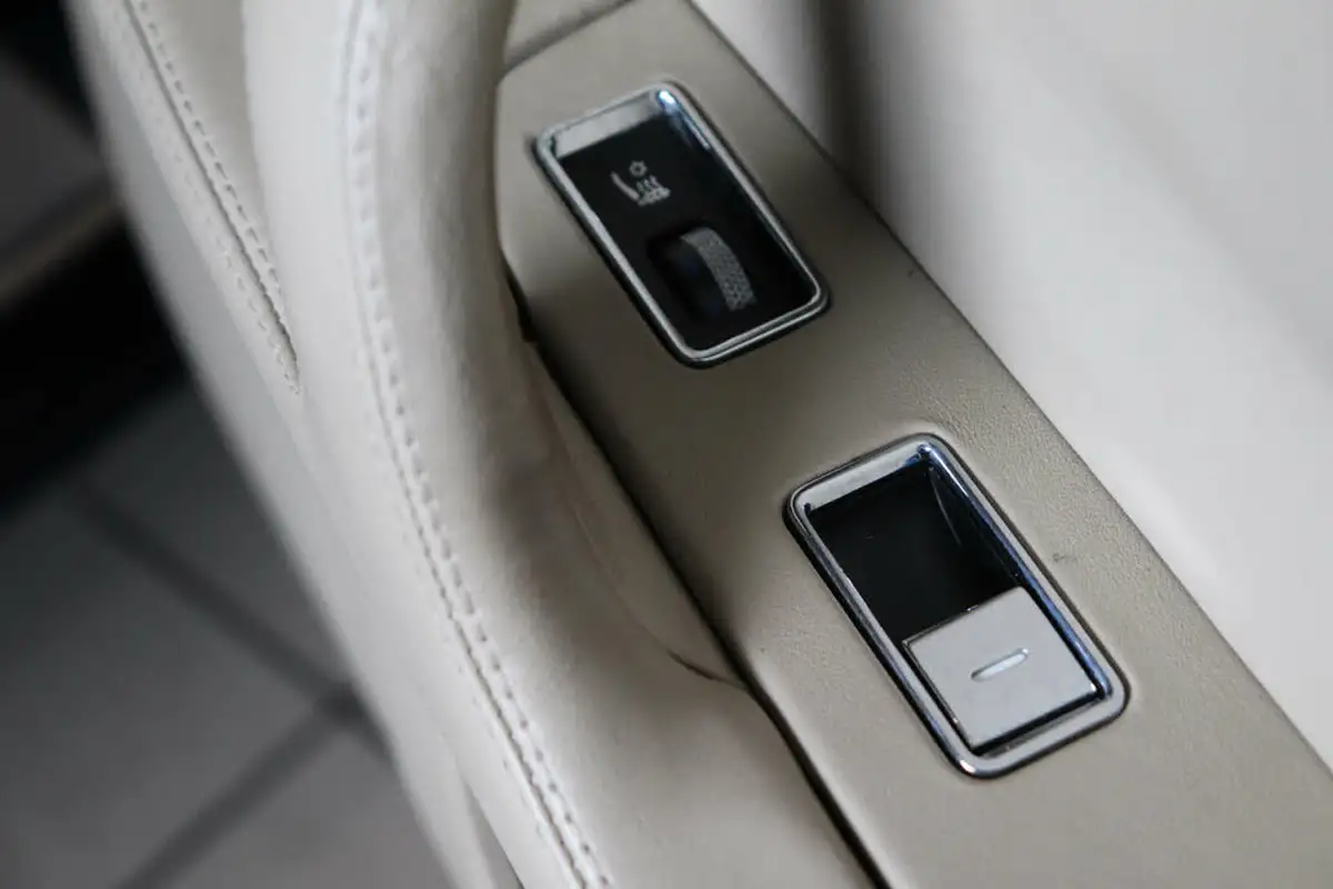 2005-bentley-continental-60-flying-spur-big-52