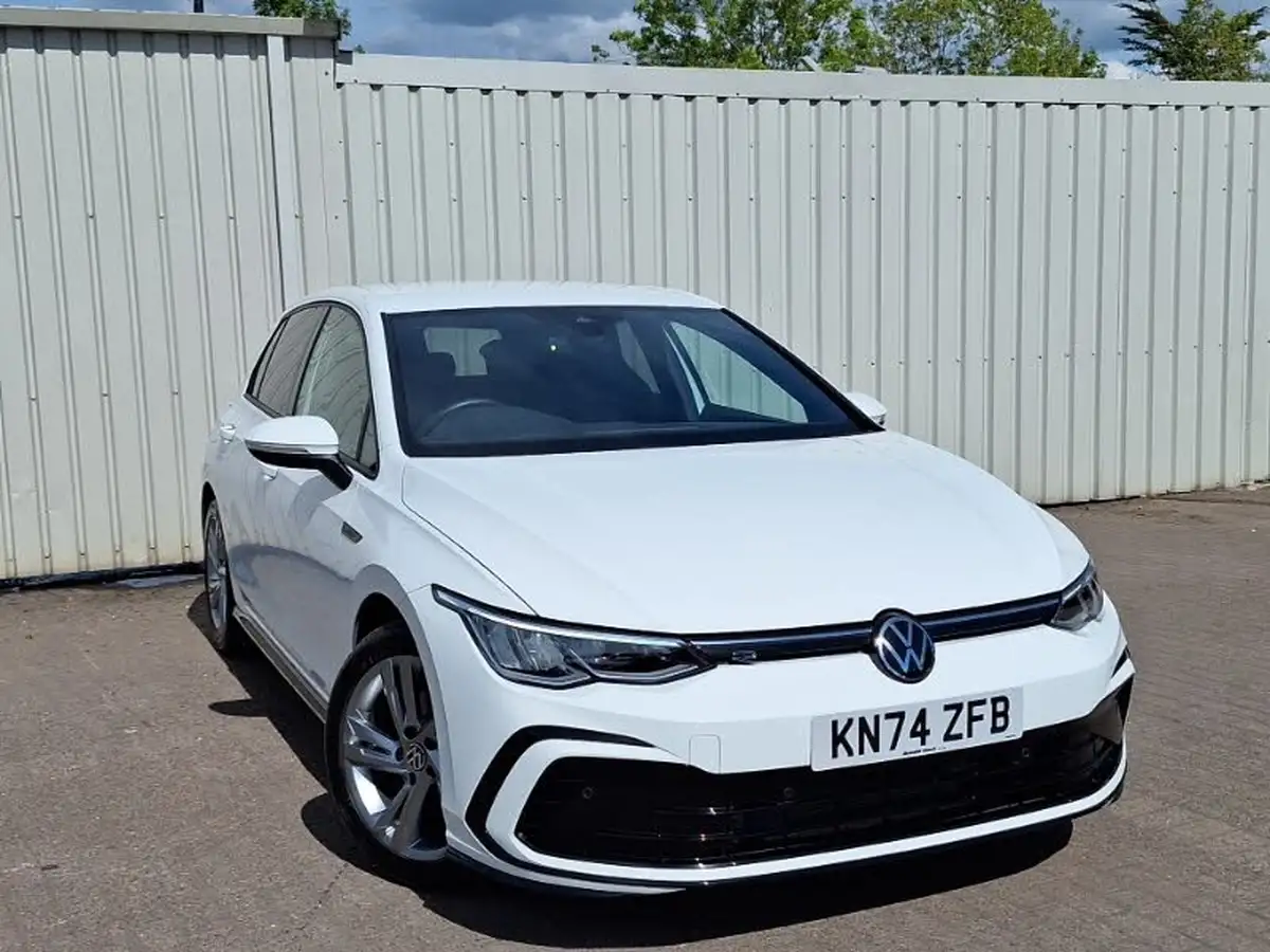 2024-volkswagen-golf-big-0