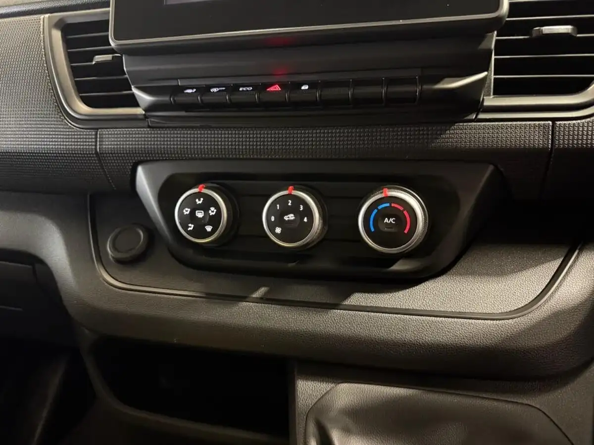 2022-renault-trafic-20dci-sl28-130-business-big-20
