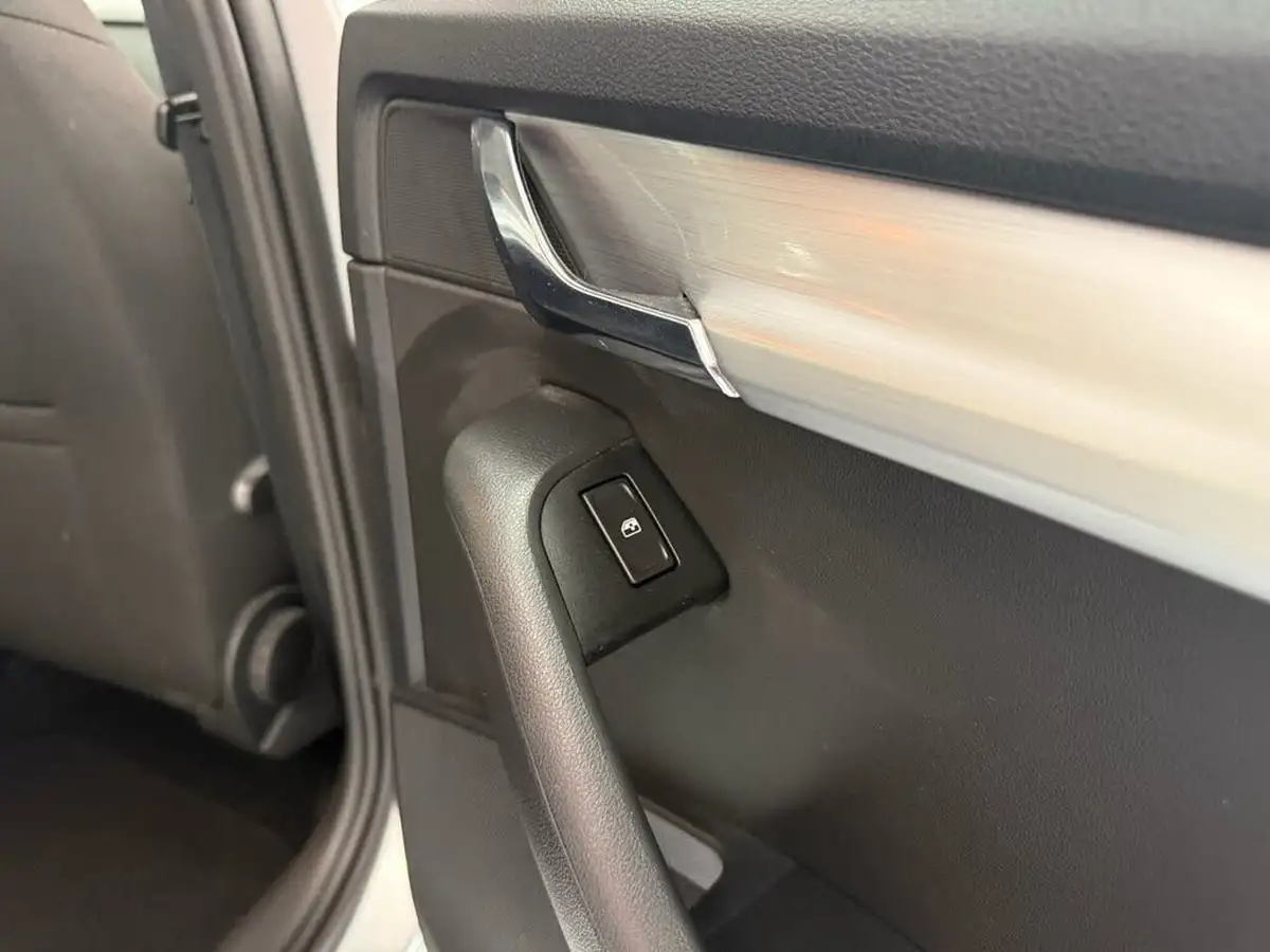 2018-skoda-octavia-15-tsi-se-act-hatchback-big-5